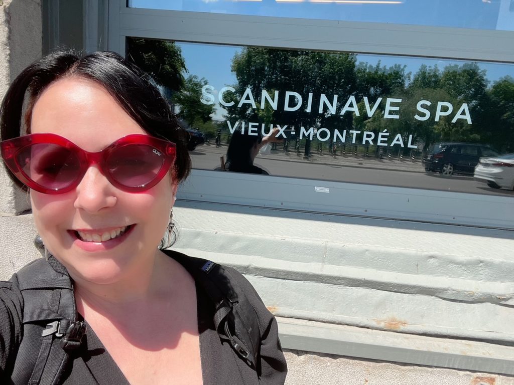 Posting with the Scandinave Spa sign